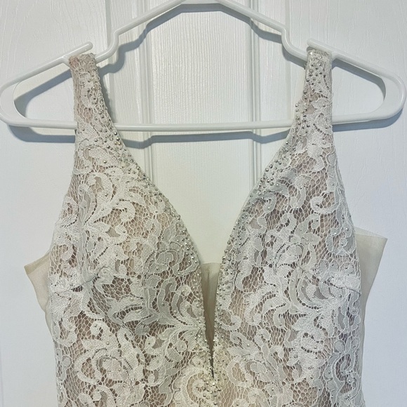 Gorgeous white lace dress - Picture 7 of 7